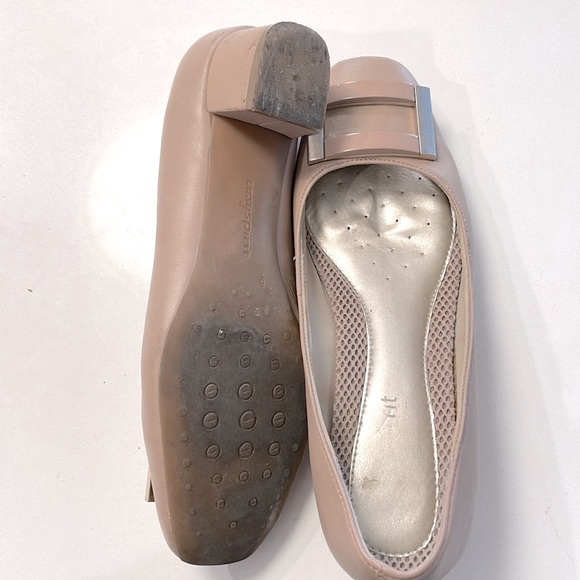 Block Heel Leather Pump with Front Buckle Detail - Picture 6 of 7